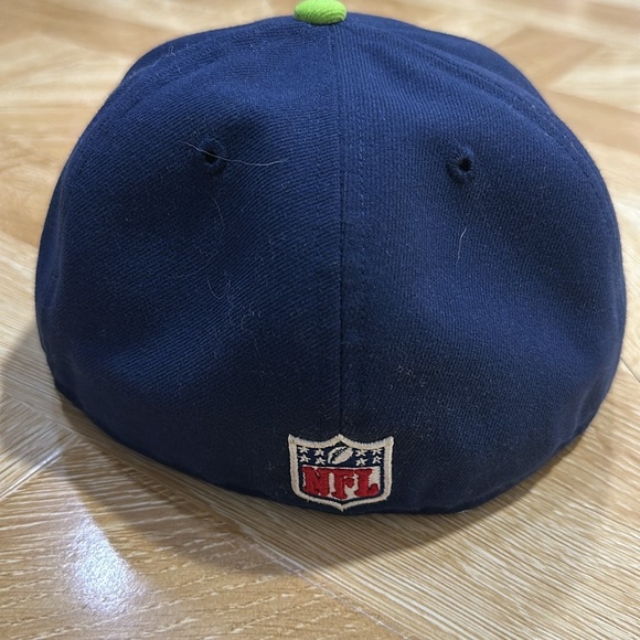 New Era Seattle Seahawks fitted hat 7 1/4 - Picture 3 of 4